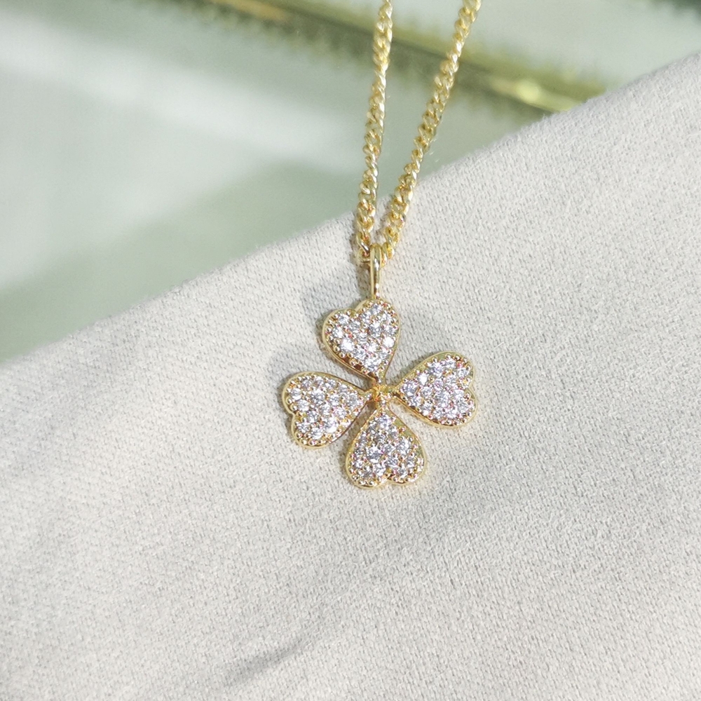 Kendra Scott Gold White Crystal Clover Short Pendant Necklace NEW